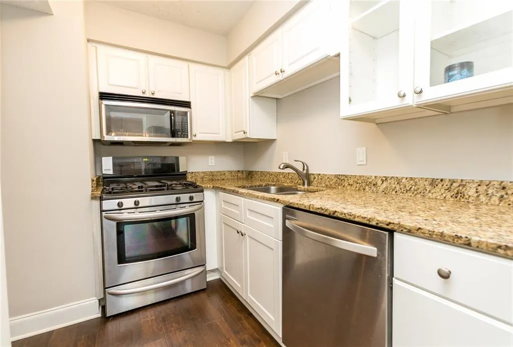 6980 Roswell Road Unit D-4, Atlanta, Georgia 30328, 2 Bedrooms Bedrooms, ,1 BathroomBathrooms,Residential,Sold,6980 Roswell Road Unit D-4,6719240