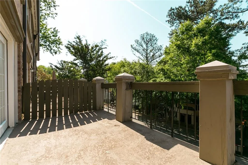 6980 Roswell Road Unit D-4, Atlanta, Georgia 30328, 2 Bedrooms Bedrooms, ,1 BathroomBathrooms,Residential,Sold,6980 Roswell Road Unit D-4,6719240