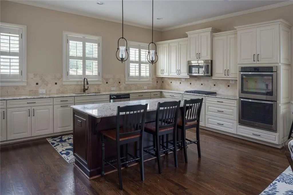 960 Thibideau Court, Atlanta, Georgia 30328, 4 Bedrooms Bedrooms, ,3 BathroomsBathrooms,Residential,Sold,960 Thibideau Court,6044258