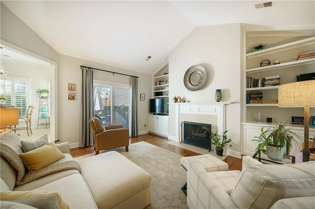 33 Vernon Glen Court, Sandy Springs, Georgia 30338, 3 Bedrooms Bedrooms, ,2 BathroomsBathrooms,Residential,Sold,33 Vernon Glen Court,7027147