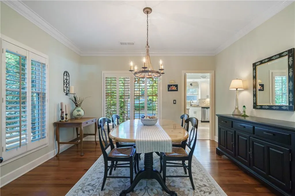 33 Vernon Glen Court, Sandy Springs, Georgia 30338, 3 Bedrooms Bedrooms, ,2 BathroomsBathrooms,Residential,Sold,33 Vernon Glen Court,7027147