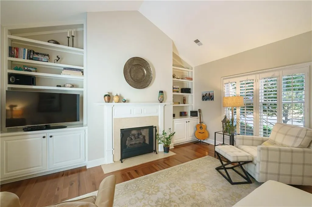 33 Vernon Glen Court, Sandy Springs, Georgia 30338, 3 Bedrooms Bedrooms, ,2 BathroomsBathrooms,Residential,Sold,33 Vernon Glen Court,7027147