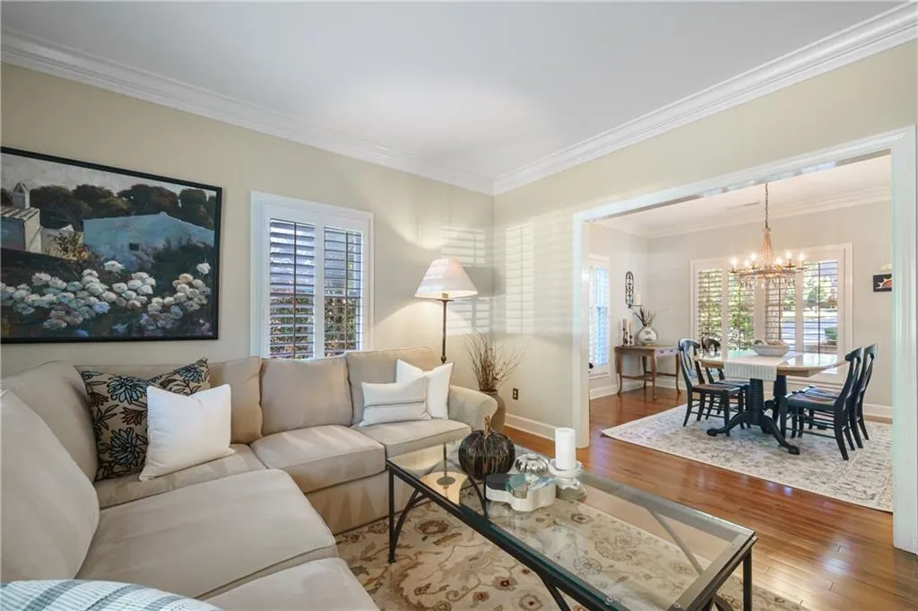 33 Vernon Glen Court, Sandy Springs, Georgia 30338, 3 Bedrooms Bedrooms, ,2 BathroomsBathrooms,Residential,Sold,33 Vernon Glen Court,7027147