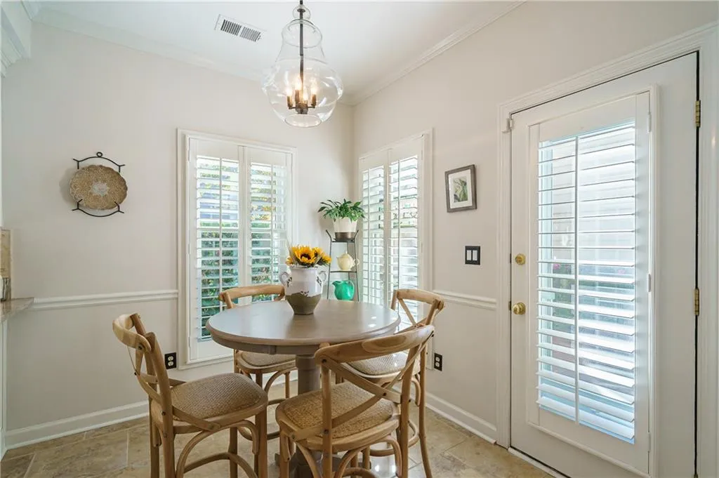 33 Vernon Glen Court, Sandy Springs, Georgia 30338, 3 Bedrooms Bedrooms, ,2 BathroomsBathrooms,Residential,Sold,33 Vernon Glen Court,7027147