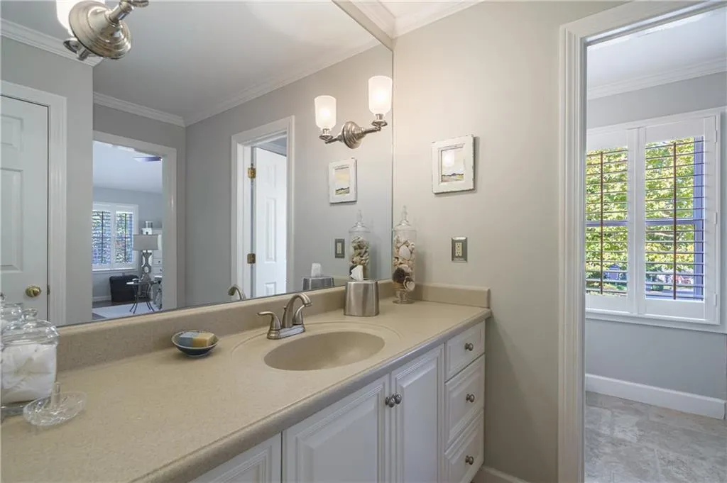 33 Vernon Glen Court, Sandy Springs, Georgia 30338, 3 Bedrooms Bedrooms, ,2 BathroomsBathrooms,Residential,Sold,33 Vernon Glen Court,7027147