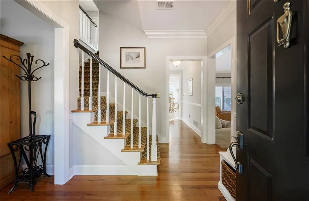 33 Vernon Glen Court, Sandy Springs, Georgia 30338, 3 Bedrooms Bedrooms, ,2 BathroomsBathrooms,Residential,Sold,33 Vernon Glen Court,7027147