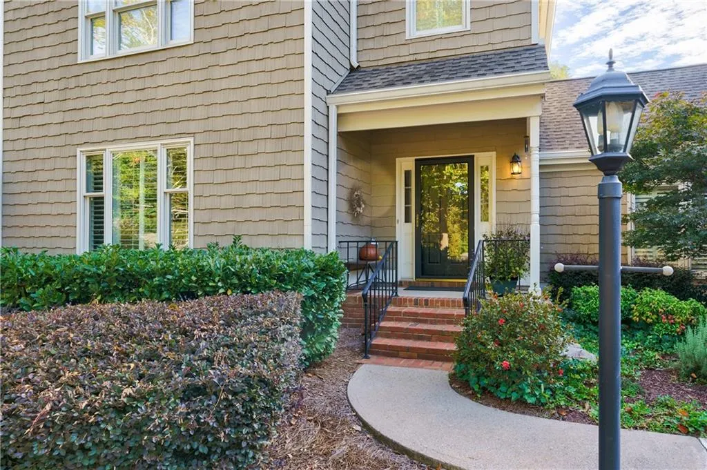 33 Vernon Glen Court, Sandy Springs, Georgia 30338, 3 Bedrooms Bedrooms, ,2 BathroomsBathrooms,Residential,Sold,33 Vernon Glen Court,7027147