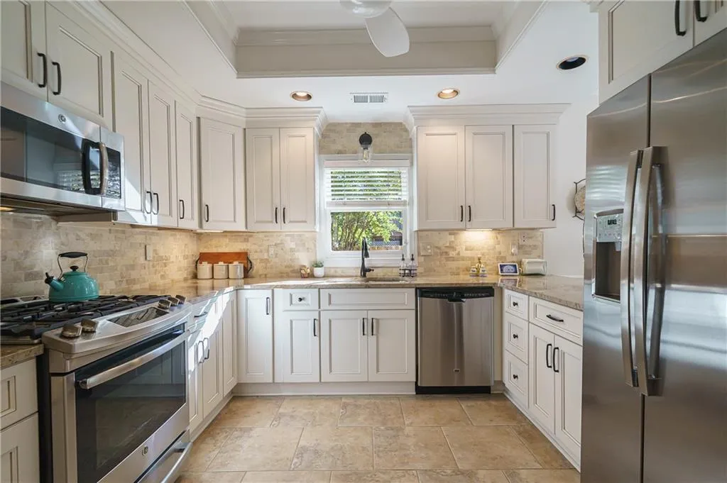 33 Vernon Glen Court, Sandy Springs, Georgia 30338, 3 Bedrooms Bedrooms, ,2 BathroomsBathrooms,Residential,Sold,33 Vernon Glen Court,7027147