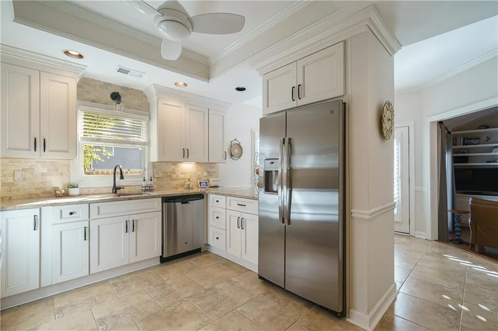 33 Vernon Glen Court, Sandy Springs, Georgia 30338, 3 Bedrooms Bedrooms, ,2 BathroomsBathrooms,Residential,Sold,33 Vernon Glen Court,7027147