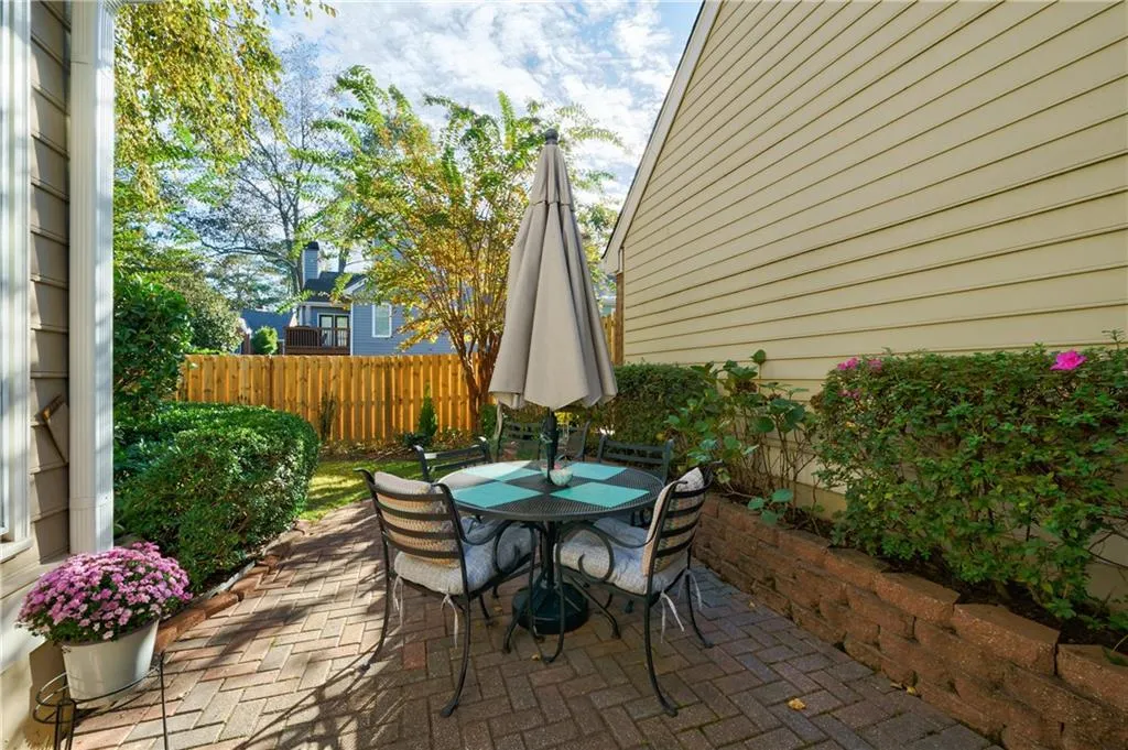 33 Vernon Glen Court, Sandy Springs, Georgia 30338, 3 Bedrooms Bedrooms, ,2 BathroomsBathrooms,Residential,Sold,33 Vernon Glen Court,7027147