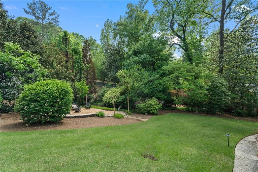 10 Wyndham Drive, Sandy Springs, Georgia 30328, 5 Bedrooms Bedrooms, ,3 BathroomsBathrooms,Residential,Sold,10 Wyndham Drive,7565324