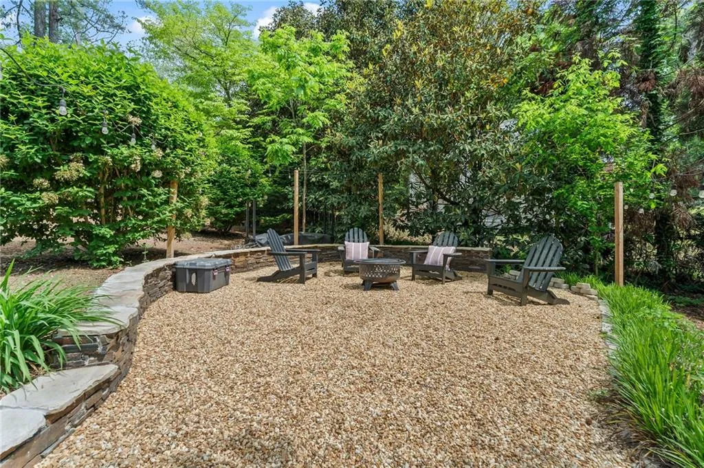 10 Wyndham Drive, Sandy Springs, Georgia 30328, 5 Bedrooms Bedrooms, ,3 BathroomsBathrooms,Residential,Sold,10 Wyndham Drive,7565324