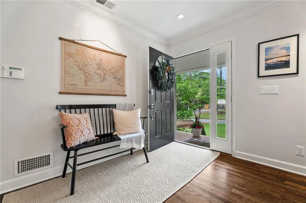 10 Wyndham Drive, Sandy Springs, Georgia 30328, 5 Bedrooms Bedrooms, ,3 BathroomsBathrooms,Residential,Sold,10 Wyndham Drive,7565324