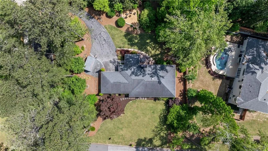 10 Wyndham Drive, Sandy Springs, Georgia 30328, 5 Bedrooms Bedrooms, ,3 BathroomsBathrooms,Residential,Sold,10 Wyndham Drive,7565324