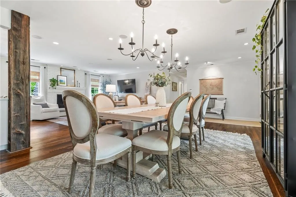 10 Wyndham Drive, Sandy Springs, Georgia 30328, 5 Bedrooms Bedrooms, ,3 BathroomsBathrooms,Residential,Sold,10 Wyndham Drive,7565324