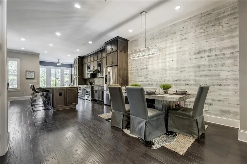 92 Allen Road, Atlanta, Georgia 30328, 3 Bedrooms Bedrooms, ,4 BathroomsBathrooms,Residential,Sold,92 Allen Road,6608249