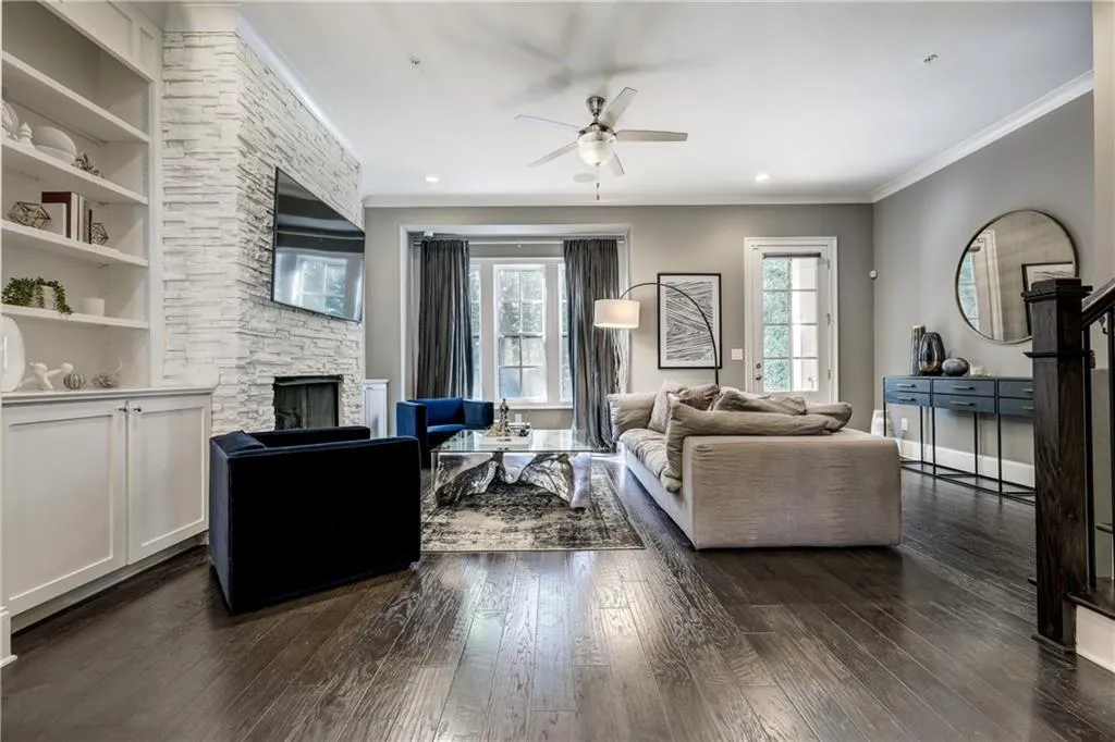92 Allen Road, Atlanta, Georgia 30328, 3 Bedrooms Bedrooms, ,4 BathroomsBathrooms,Residential,Sold,92 Allen Road,6608249