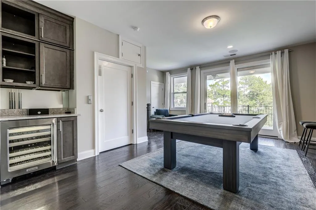 92 Allen Road, Atlanta, Georgia 30328, 3 Bedrooms Bedrooms, ,4 BathroomsBathrooms,Residential,Sold,92 Allen Road,6608249