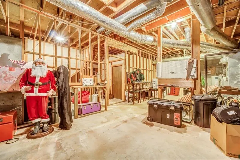 9360 Huntcliff Trace, Atlanta, Georgia 30350, 5 Bedrooms Bedrooms, ,3 BathroomsBathrooms,Residential,Sold,9360 Huntcliff Trace,6630196