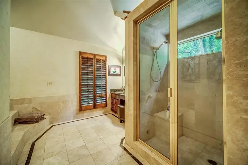 9360 Huntcliff Trace, Atlanta, Georgia 30350, 5 Bedrooms Bedrooms, ,3 BathroomsBathrooms,Residential,Sold,9360 Huntcliff Trace,6630196