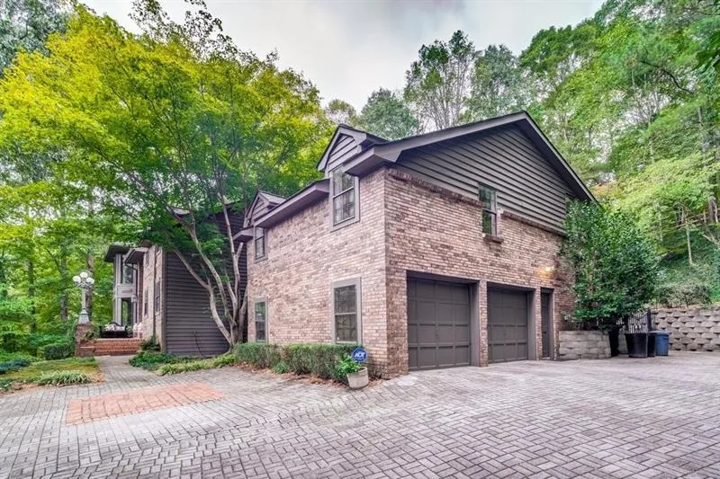 9360 Huntcliff Trace, Atlanta, Georgia 30350, 5 Bedrooms Bedrooms, ,3 BathroomsBathrooms,Residential,Sold,9360 Huntcliff Trace,6630196