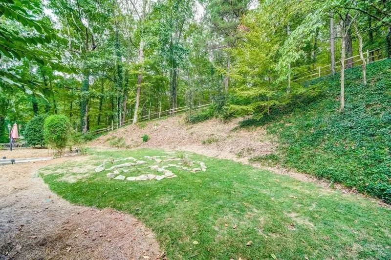 9360 Huntcliff Trace, Atlanta, Georgia 30350, 5 Bedrooms Bedrooms, ,3 BathroomsBathrooms,Residential,Sold,9360 Huntcliff Trace,6630196