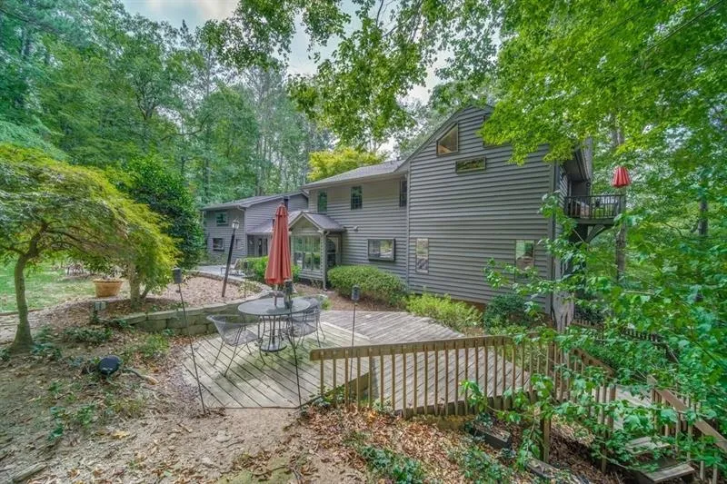 9360 Huntcliff Trace, Atlanta, Georgia 30350, 5 Bedrooms Bedrooms, ,3 BathroomsBathrooms,Residential,Sold,9360 Huntcliff Trace,6630196