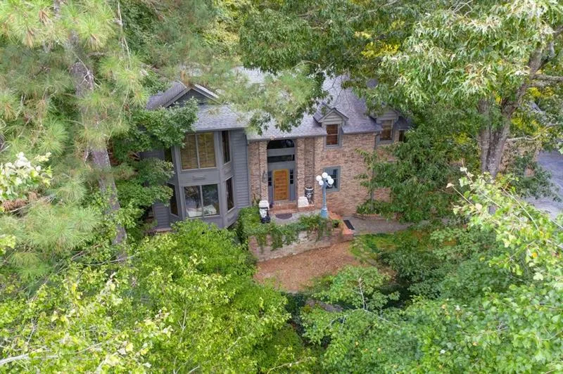 9360 Huntcliff Trace, Atlanta, Georgia 30350, 5 Bedrooms Bedrooms, ,3 BathroomsBathrooms,Residential,Sold,9360 Huntcliff Trace,6630196