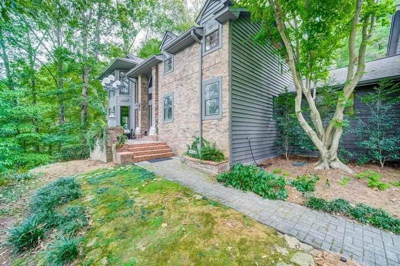 9360 Huntcliff Trace, Atlanta, Georgia 30350, 5 Bedrooms Bedrooms, ,3 BathroomsBathrooms,Residential,Sold,9360 Huntcliff Trace,6630196