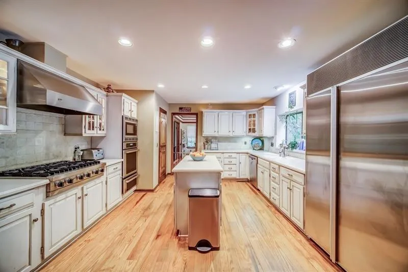 9360 Huntcliff Trace, Atlanta, Georgia 30350, 5 Bedrooms Bedrooms, ,3 BathroomsBathrooms,Residential,Sold,9360 Huntcliff Trace,6630196