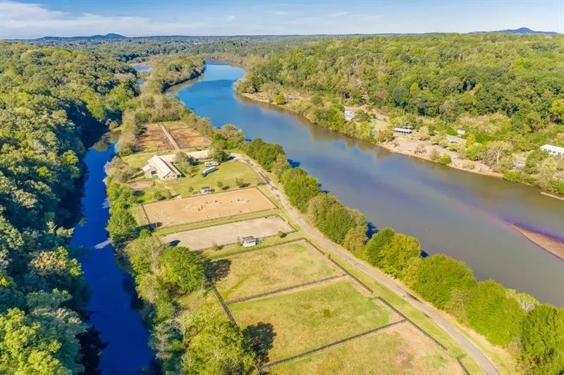 9360 Huntcliff Trace, Atlanta, Georgia 30350, 5 Bedrooms Bedrooms, ,3 BathroomsBathrooms,Residential,Sold,9360 Huntcliff Trace,6630196