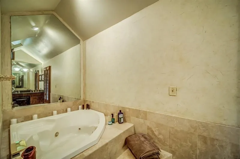 9360 Huntcliff Trace, Atlanta, Georgia 30350, 5 Bedrooms Bedrooms, ,3 BathroomsBathrooms,Residential,Sold,9360 Huntcliff Trace,6630196