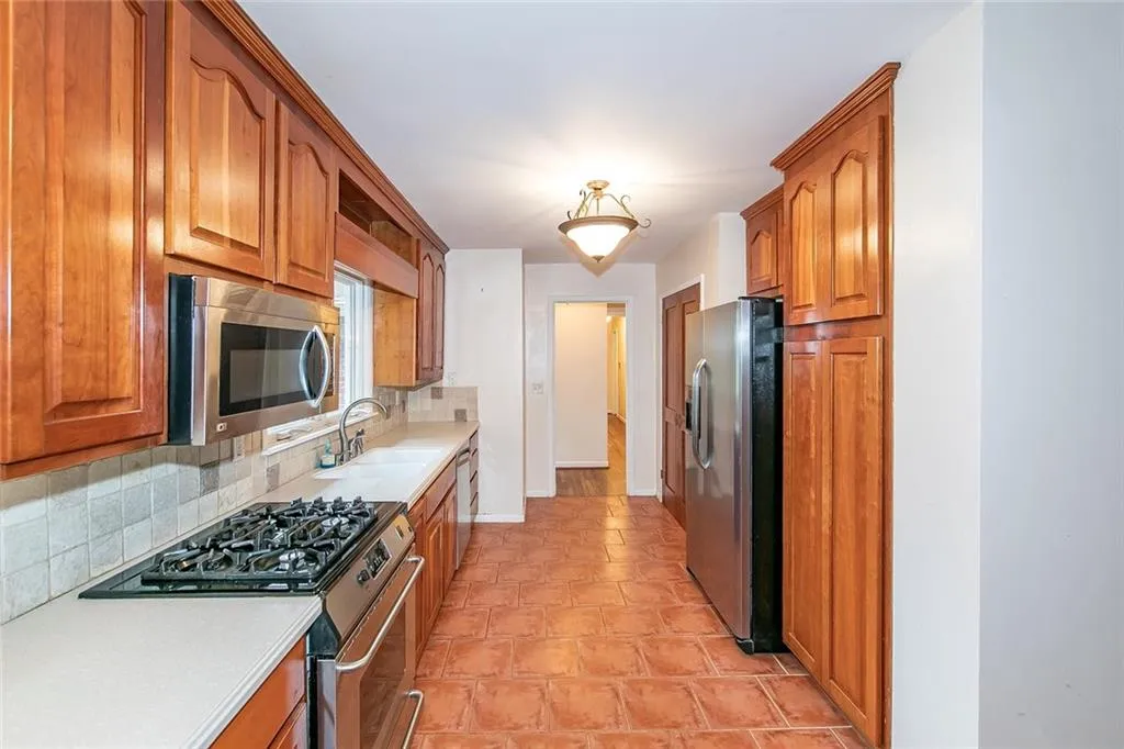 6056 Kayron Drive, Sandy Springs, Georgia 30328, 4 Bedrooms Bedrooms, ,2 BathroomsBathrooms,Residential,Sold,6056 Kayron Drive,6840278