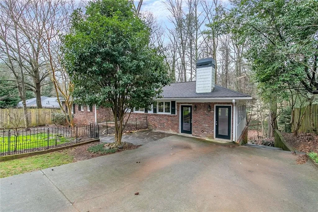 6056 Kayron Drive, Sandy Springs, Georgia 30328, 4 Bedrooms Bedrooms, ,2 BathroomsBathrooms,Residential,Sold,6056 Kayron Drive,6840278