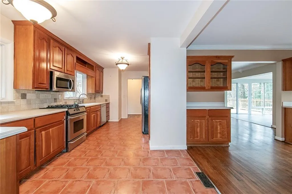 6056 Kayron Drive, Sandy Springs, Georgia 30328, 4 Bedrooms Bedrooms, ,2 BathroomsBathrooms,Residential,Sold,6056 Kayron Drive,6840278