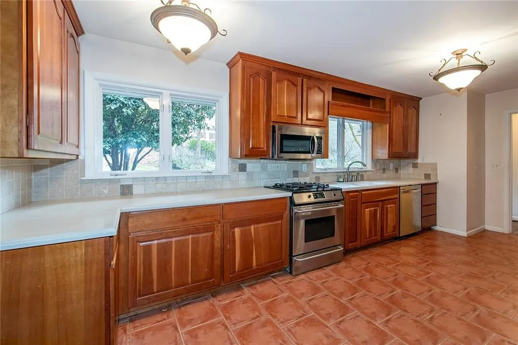 6056 Kayron Drive, Sandy Springs, Georgia 30328, 4 Bedrooms Bedrooms, ,2 BathroomsBathrooms,Residential,Sold,6056 Kayron Drive,6840278