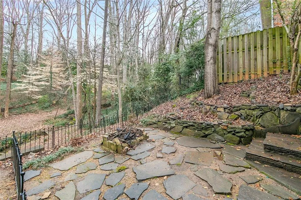 6056 Kayron Drive, Sandy Springs, Georgia 30328, 4 Bedrooms Bedrooms, ,2 BathroomsBathrooms,Residential,Sold,6056 Kayron Drive,6840278