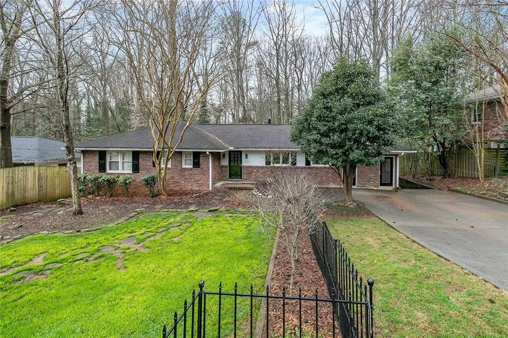 6056 Kayron Drive, Sandy Springs, Georgia 30328, 4 Bedrooms Bedrooms, ,2 BathroomsBathrooms,Residential,Sold,6056 Kayron Drive,6840278