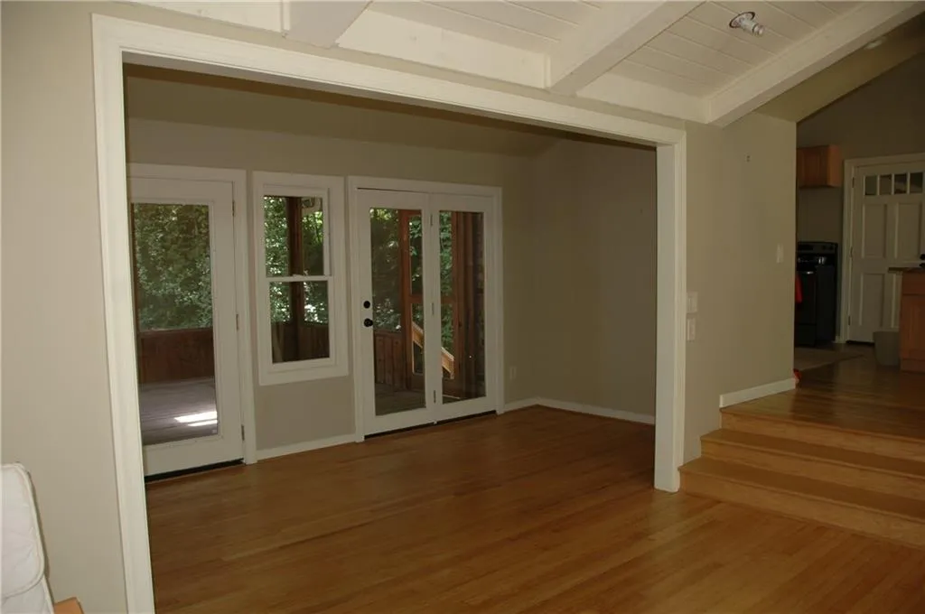 535 Carol Way, Atlanta, Georgia 30327, 3 Bedrooms Bedrooms, ,2 BathroomsBathrooms,Residential,Sold,535 Carol Way,6566310