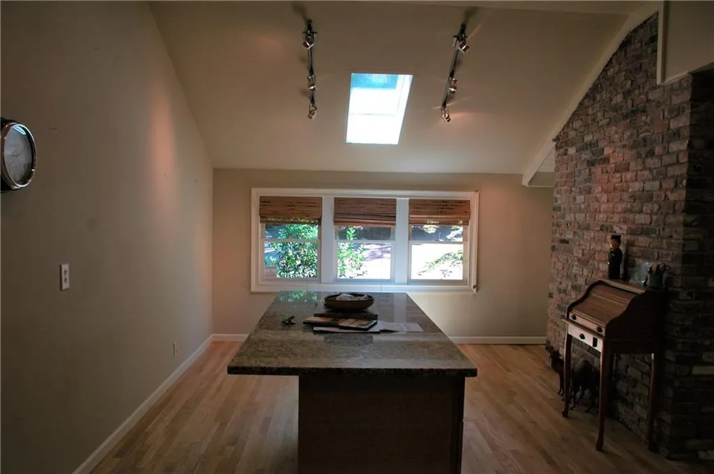 535 Carol Way, Atlanta, Georgia 30327, 3 Bedrooms Bedrooms, ,2 BathroomsBathrooms,Residential,Sold,535 Carol Way,6566310