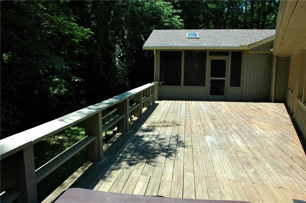 535 Carol Way, Atlanta, Georgia 30327, 3 Bedrooms Bedrooms, ,2 BathroomsBathrooms,Residential,Sold,535 Carol Way,6566310