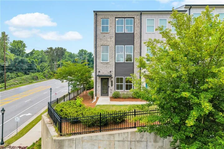 2651 Stream Terrace Nw, Atlanta, Georgia 30318