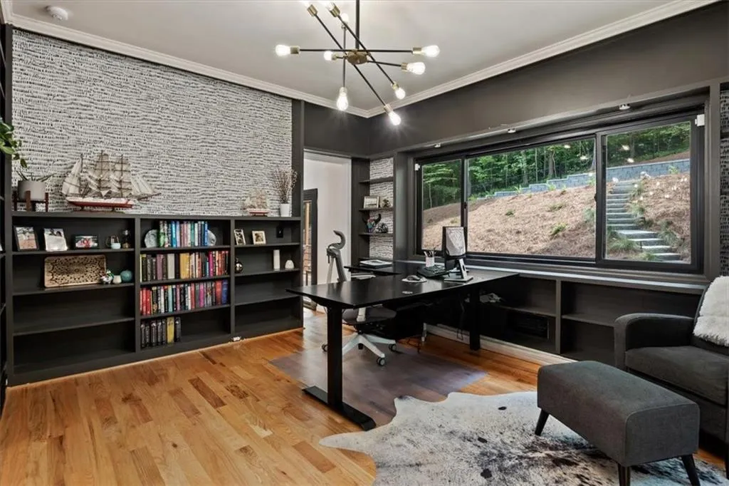 210 N Mill Court, Atlanta, Georgia 30328, 3 Bedrooms Bedrooms, ,2 BathroomsBathrooms,Residential,Sold,210 N Mill Court,7102327
