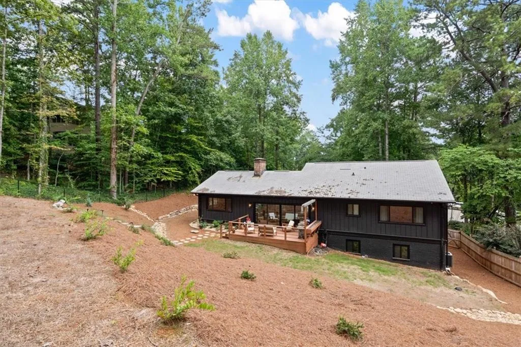 210 N Mill Court, Atlanta, Georgia 30328, 3 Bedrooms Bedrooms, ,2 BathroomsBathrooms,Residential,Sold,210 N Mill Court,7102327