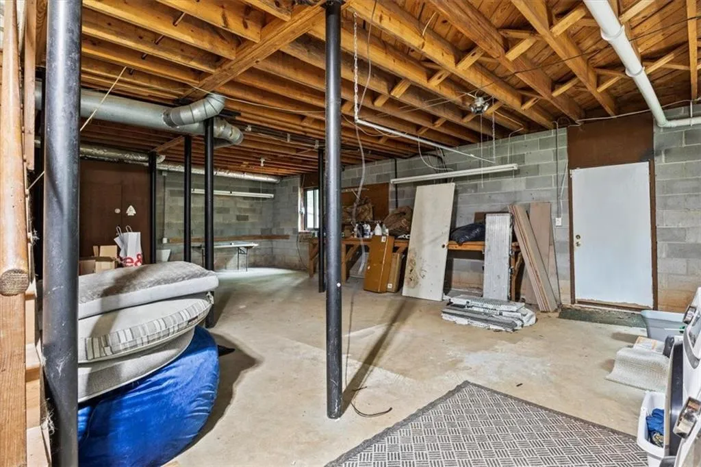 210 N Mill Court, Atlanta, Georgia 30328, 3 Bedrooms Bedrooms, ,2 BathroomsBathrooms,Residential,Sold,210 N Mill Court,7102327