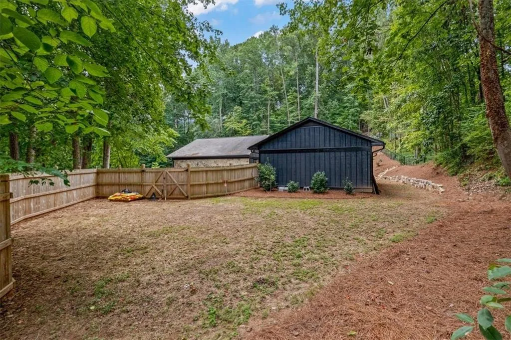 210 N Mill Court, Atlanta, Georgia 30328, 3 Bedrooms Bedrooms, ,2 BathroomsBathrooms,Residential,Sold,210 N Mill Court,7102327