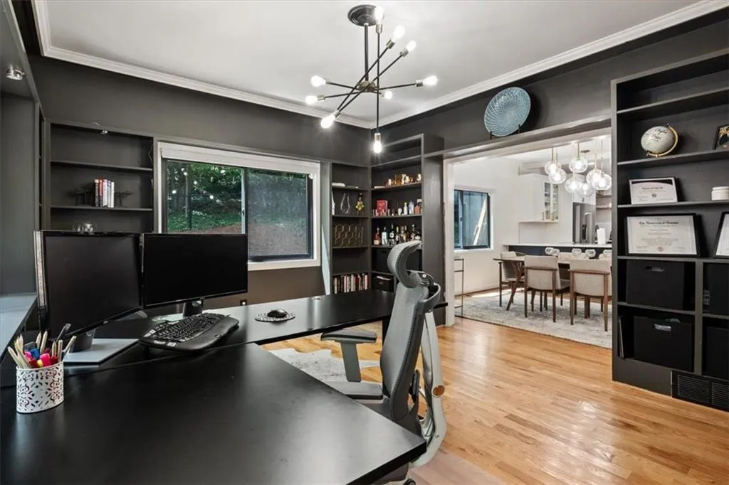 210 N Mill Court, Atlanta, Georgia 30328, 3 Bedrooms Bedrooms, ,2 BathroomsBathrooms,Residential,Sold,210 N Mill Court,7102327
