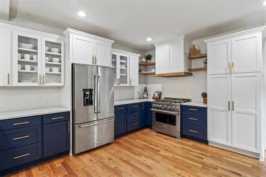 210 N Mill Court, Atlanta, Georgia 30328, 3 Bedrooms Bedrooms, ,2 BathroomsBathrooms,Residential,Sold,210 N Mill Court,7102327