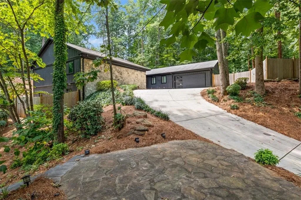 210 N Mill Court, Atlanta, Georgia 30328, 3 Bedrooms Bedrooms, ,2 BathroomsBathrooms,Residential,Sold,210 N Mill Court,7102327