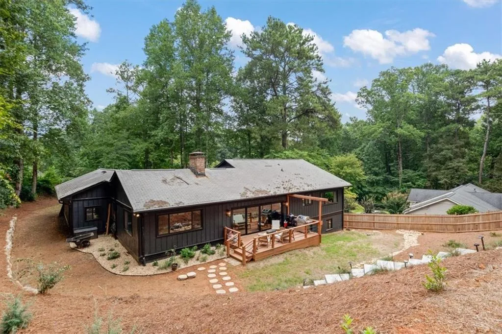 210 N Mill Court, Atlanta, Georgia 30328, 3 Bedrooms Bedrooms, ,2 BathroomsBathrooms,Residential,Sold,210 N Mill Court,7102327